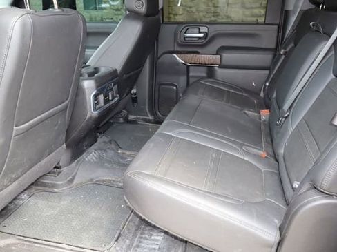 Used 2022 GMC Sierra 2500 Denali w/ Denali Black Diamond Edition AWD/4WD image 6