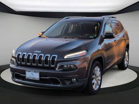 Used 2016 Jeep Cherokee Limited image 4