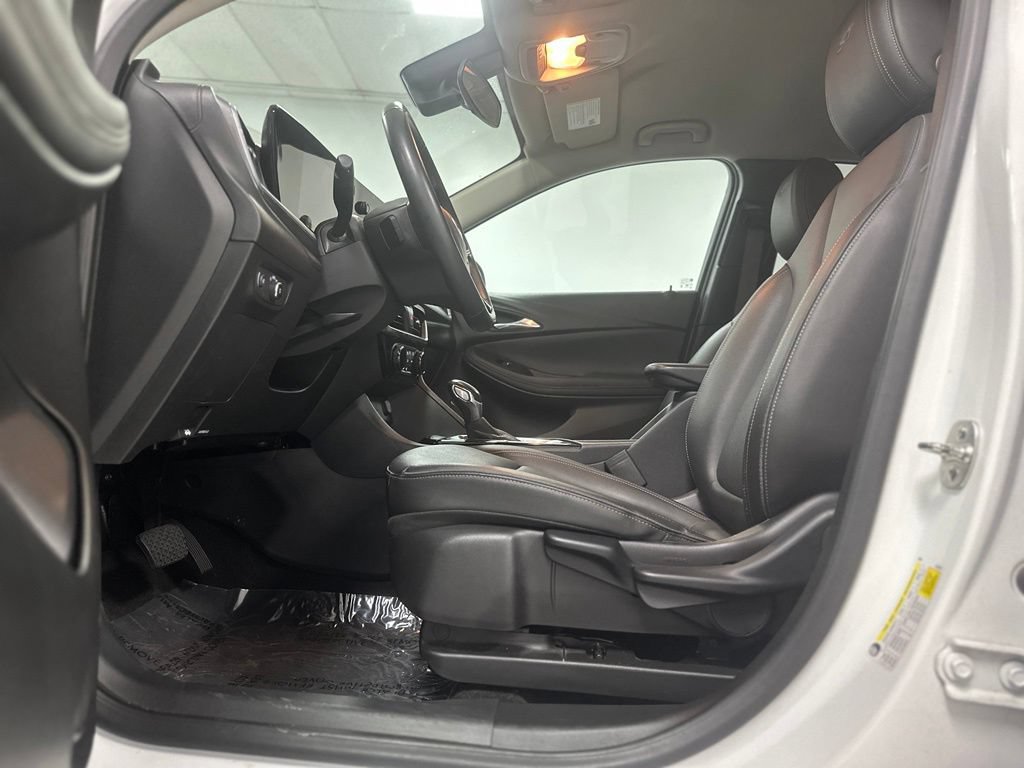 Used 2024 Buick Encore GX Sport Touring FWD image 17