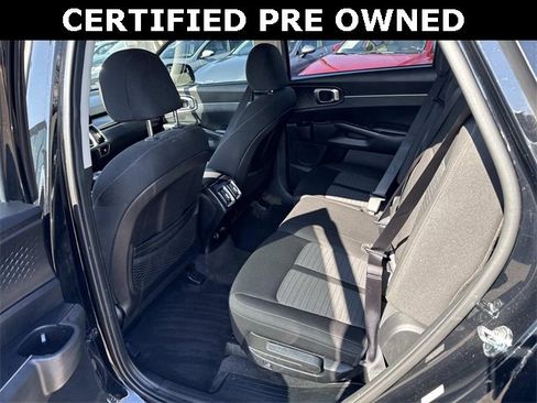 Used 2022 Kia Sorento LX image 16