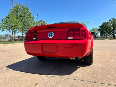 Used 2007 Ford Mustang Premium image 24