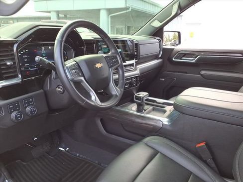 Used 2023 Chevrolet Silverado 1500 LTZ AWD/4WD image 14