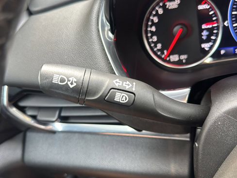 Used 2023 Chevrolet Traverse High Country image 33