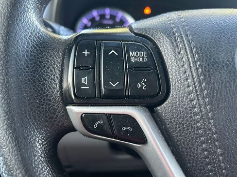 Used 2019 Toyota Highlander LE FWD image 21