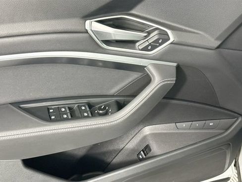 Used 2021 Audi e-tron Premium w/ Convenience Plus Package AWD/4WD image 25