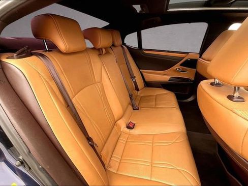 Used 2019 Lexus ES 350 Ultra Luxury w/ Accessory Package FWD image 27