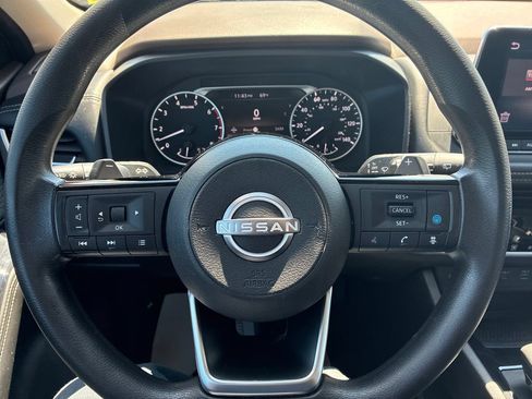 Used 2022 Nissan Rogue SV AWD/4WD image 19