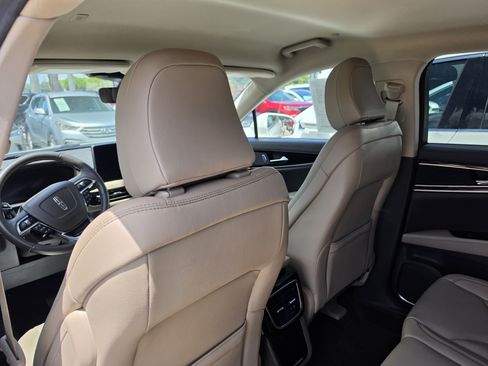 Used 2022 Lincoln Nautilus FWD image 11