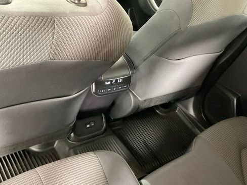 Used 2023 Toyota Highlander LE FWD image 14