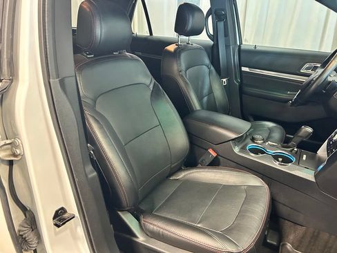 Used 2016 Ford Explorer Sport AWD/4WD image 23