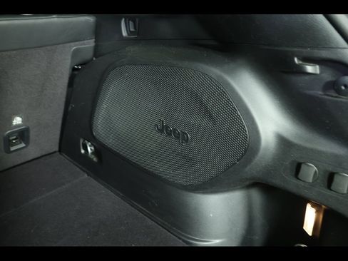 Used 2022 Jeep Cherokee Latitude Lux w/ Sun & Sound Group image 15