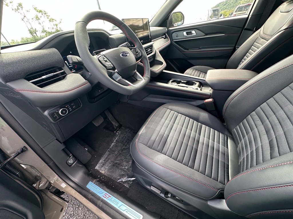 New 2027 Ford Explorer ST-Line w/ Premium Package AWD/4WD image 16