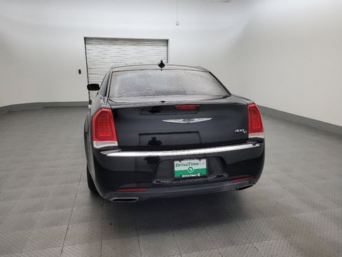 Used 2015 Chrysler 300 C RWD image 6