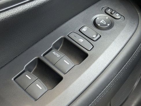 Used 2025 Honda HR-V LX image 26
