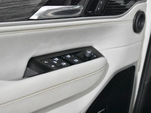 Used 2022 Jeep Wagoneer Series II w/ Premium Group I image 26