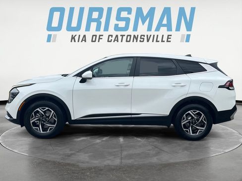Used 2024 Kia Sportage LX FWD image 3