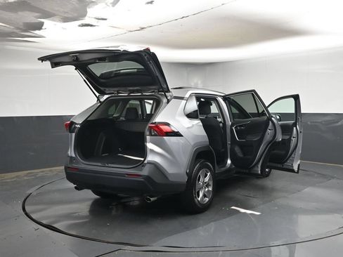 Used 2025 Toyota RAV4 XLE FWD image 43