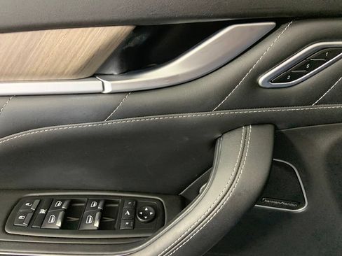 Used 2019 Maserati Levante GranLusso AWD/4WD image 24