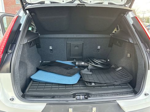 Used 2023 Volvo XC40 Recharge Plus image 19