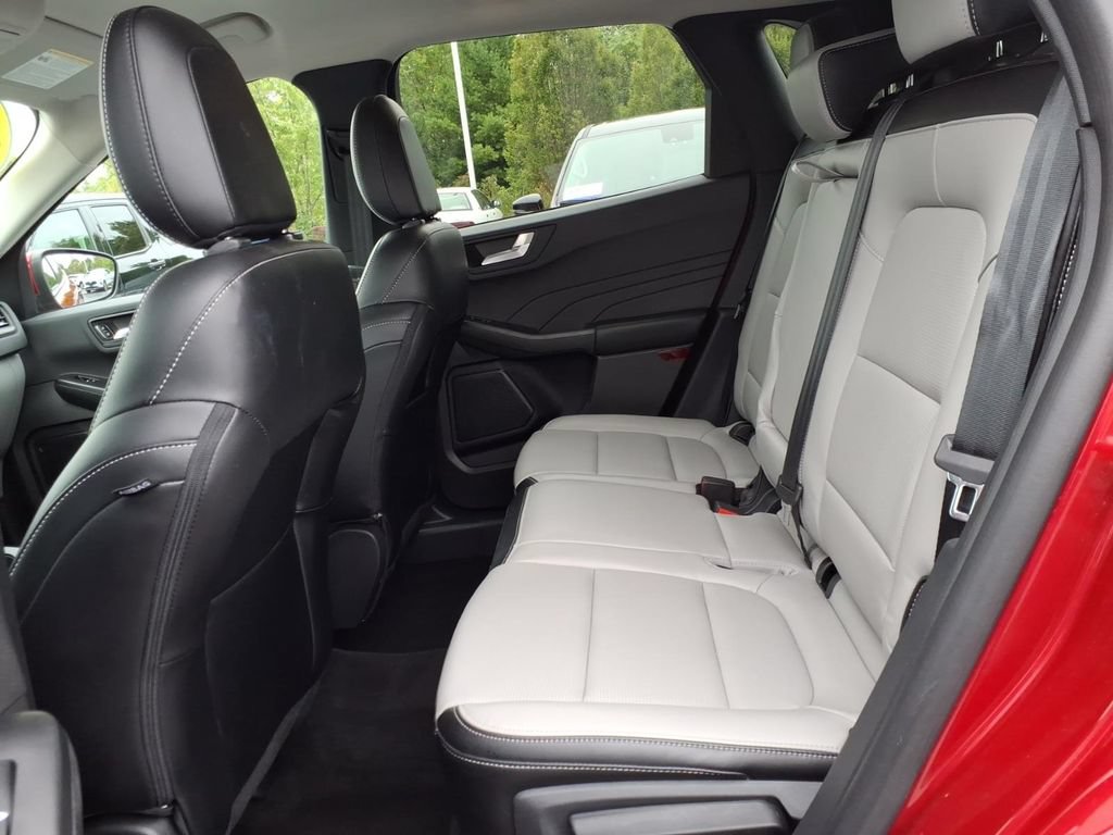 Used 2024 Ford Escape Platinum AWD/4WD image 9
