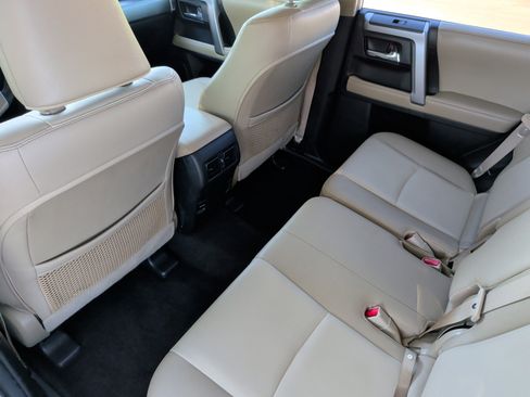 Used 2017 Toyota 4Runner SR5 Premium image 37