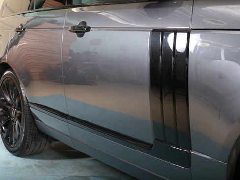 Used 2017 Land Rover Range Rover HSE image 15