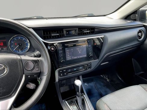 Used 2017 Toyota Corolla LE FWD image 9