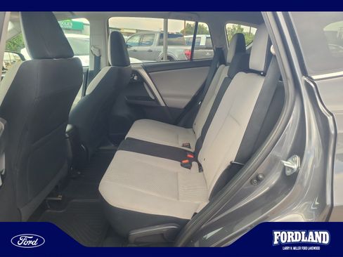 Used 2017 Toyota RAV4 XLE w/ Carpet Mat Package AWD/4WD image 17