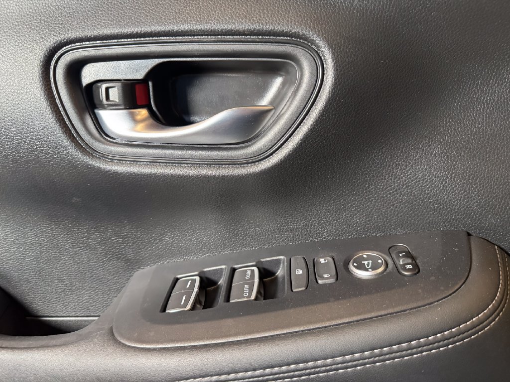 Used 2025 Honda HR-V EX-L image 19