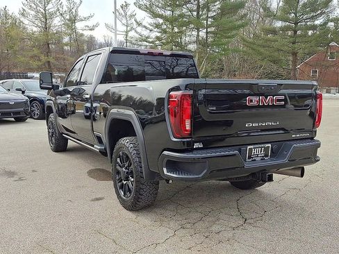 Certified 2022 GMC Sierra 2500 Denali w/ Denali Black Diamond Edition image 7