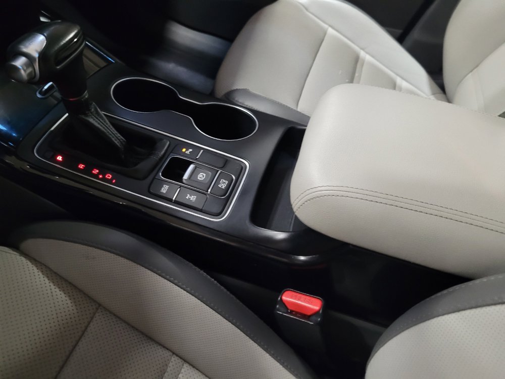 Used 2019 Kia Sorento SX AWD/4WD image 26