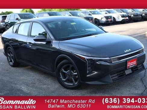 Used 2025 Kia K4 FWD image 1