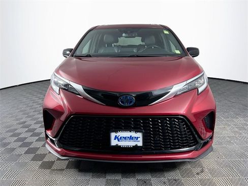 Used 2021 Toyota Sienna XSE image 9