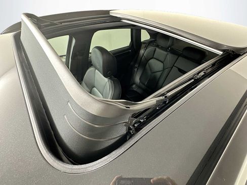 New 2026 Porsche Macan image 23