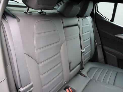 New 2025 Alfa Romeo Tonale w/ Premium Package image 14