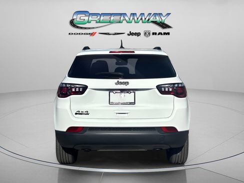 New 2026 Jeep Compass Latitude image 3