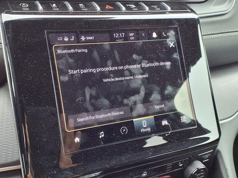 Used 2025 Jeep Grand Cherokee Altitude AWD/4WD image 12