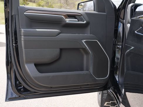 Used 2024 Chevrolet Silverado 1500 RST AWD/4WD image 14