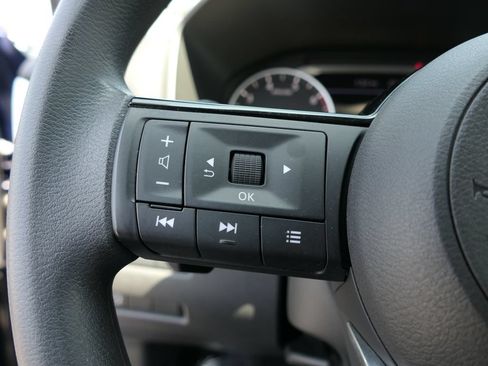 Used 2023 Nissan Rogue SV FWD image 14
