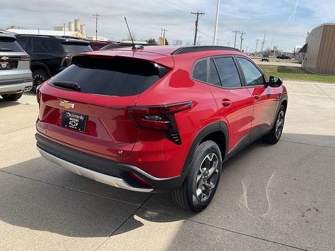 New 2026 Chevrolet Trax LT FWD image 7
