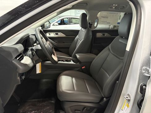 New 2026 Ford Explorer Active w/ Active Comfort Package image 13