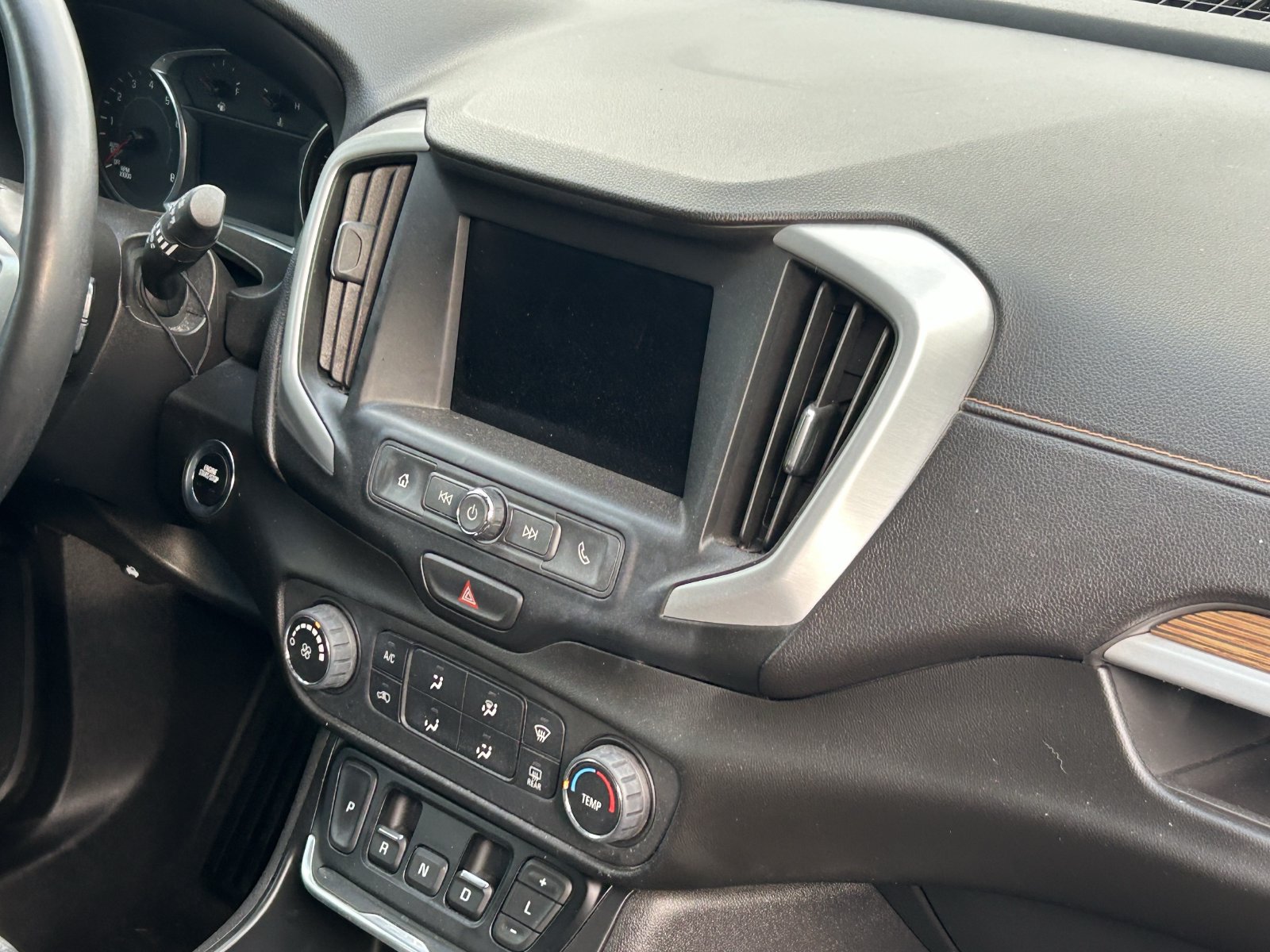 Used 2020 GMC Terrain SLE w/ Elevation Edition FWD image 11