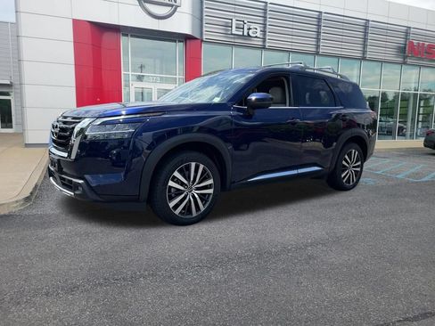 Certified 2022 Nissan Pathfinder Platinum AWD/4WD image 8