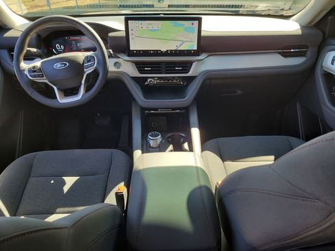 Used 2025 Ford Explorer Active image 13