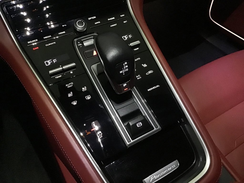 Certified 2023 Porsche Panamera AWD/4WD image 35