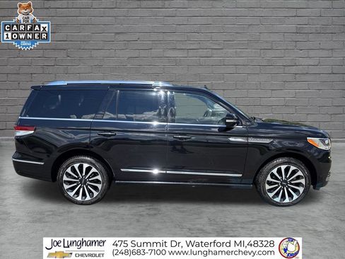 Used 2023 Lincoln Navigator Reserve AWD/4WD image 2