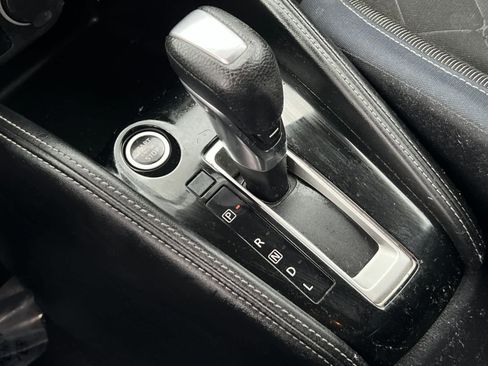 Used 2018 Nissan Kicks S image 21