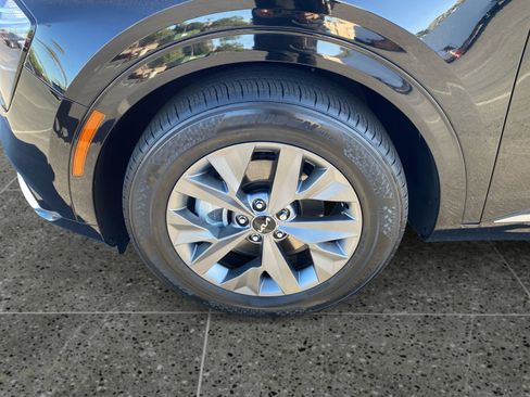 Used 2023 Kia Sportage SX image 14