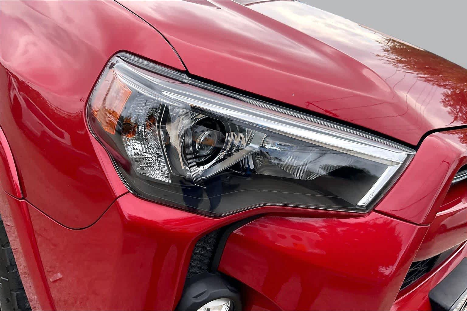 Used 2023 Toyota 4Runner SR5 Premium w/ Moonroof Package AWD/4WD image 27