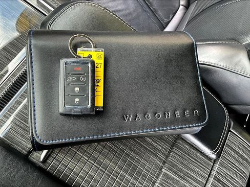 Used 2022 Jeep Wagoneer Series II image 12